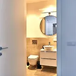 Apartment Mennica Warschau
