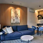 Apartment Mennica Warschau