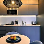 Apartment Mennica Warschau